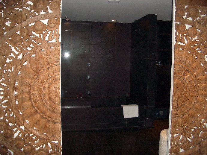 Puro Hotel 
bathroom